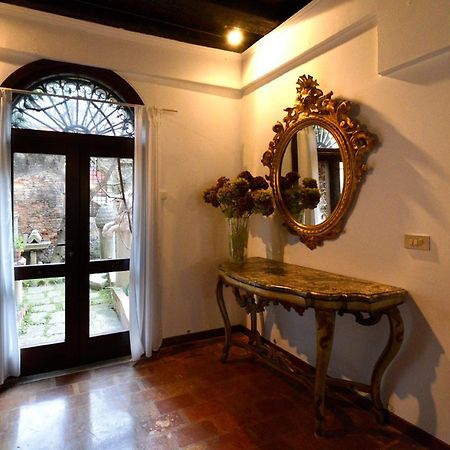 Appartamento Garden Ca' Rezzonico Veneza Exterior foto