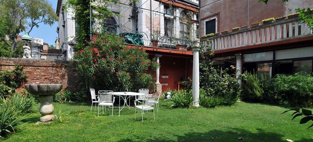 Appartamento Garden Ca' Rezzonico Veneza Exterior foto