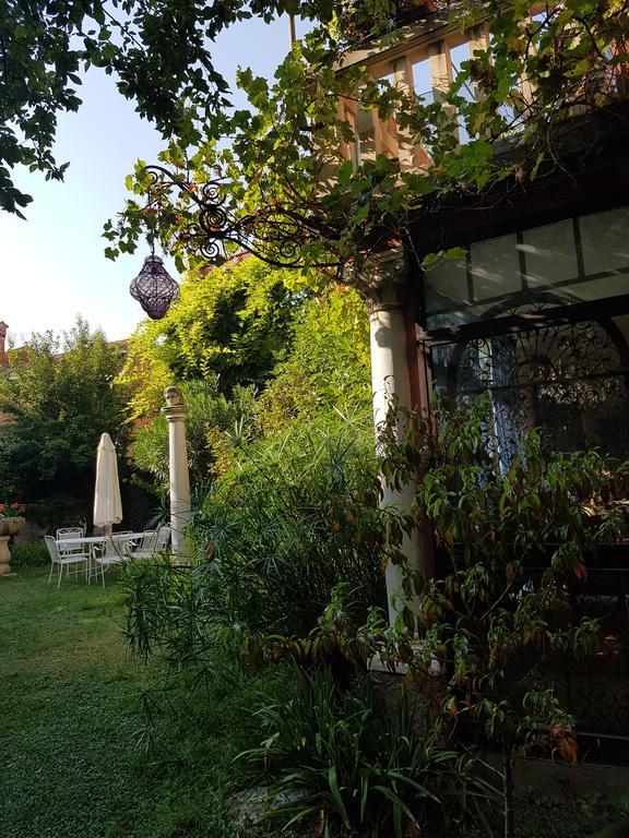 Appartamento Garden Ca' Rezzonico Veneza Exterior foto