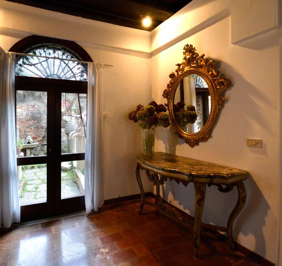 Appartamento Garden Ca' Rezzonico Veneza Exterior foto